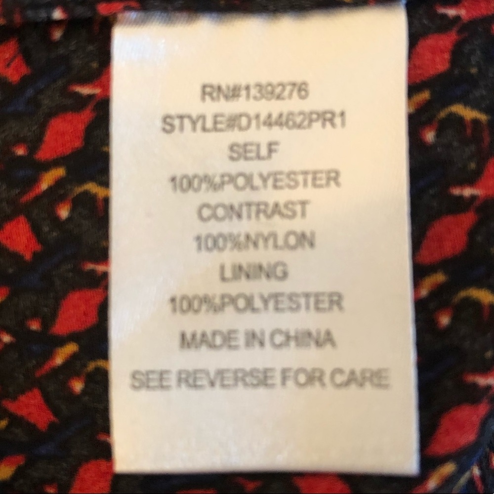 NWT Daniel Rainn-Red & Black Leaf Sleeveless Top - Picture 7 of 7